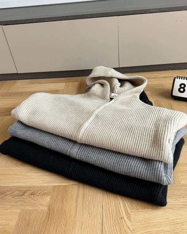 Stone Island Sweater: seller detail photo 8