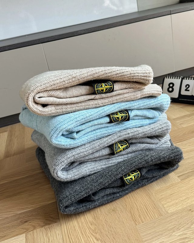 Stone Island Sweater: seller detail photo 7