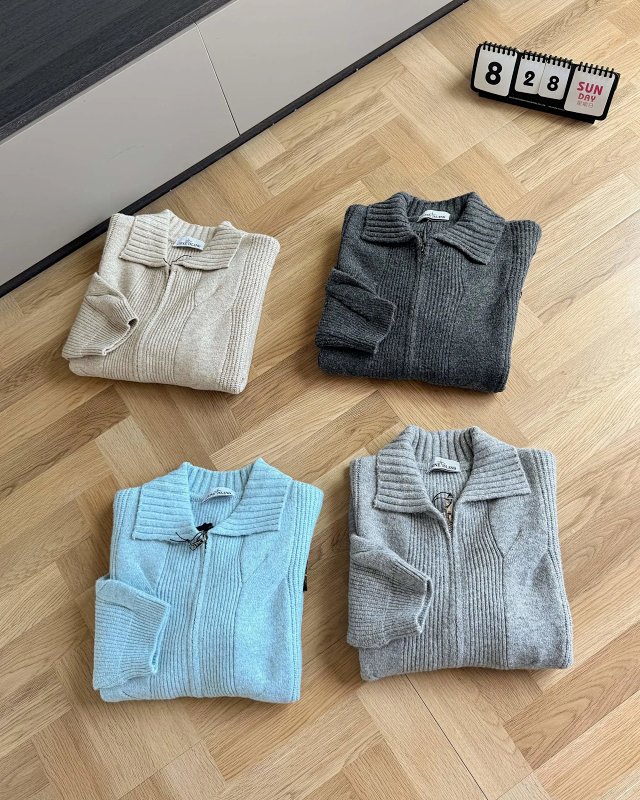 Stone Island Sweater: seller detail photo 6