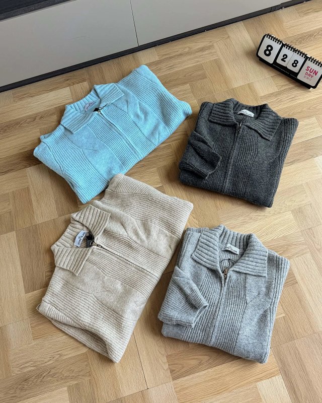 Stone Island Sweater: seller detail photo 9