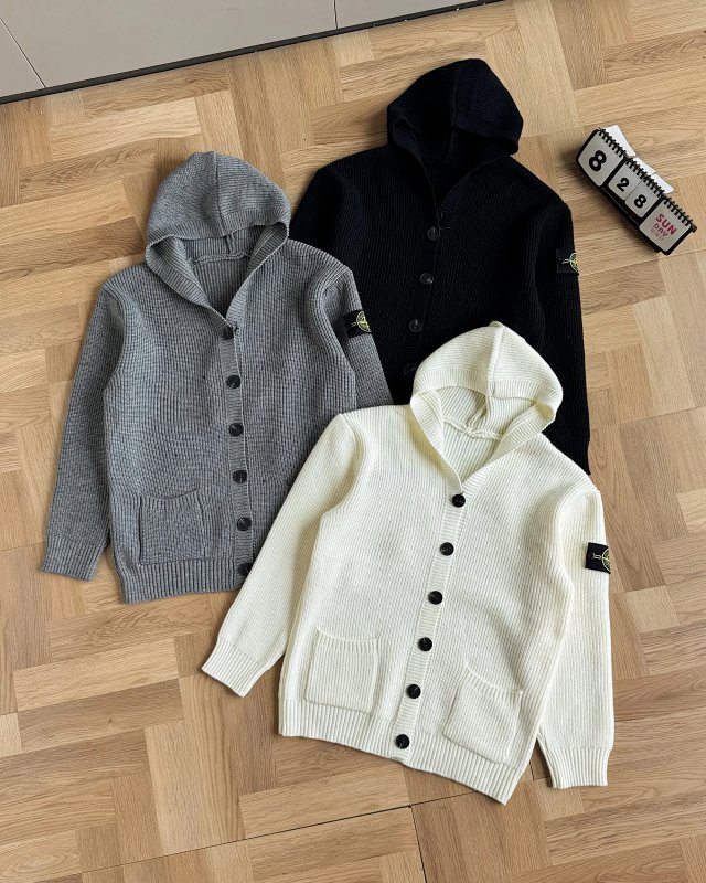 Stone Island Sweater: seller detail photo 1