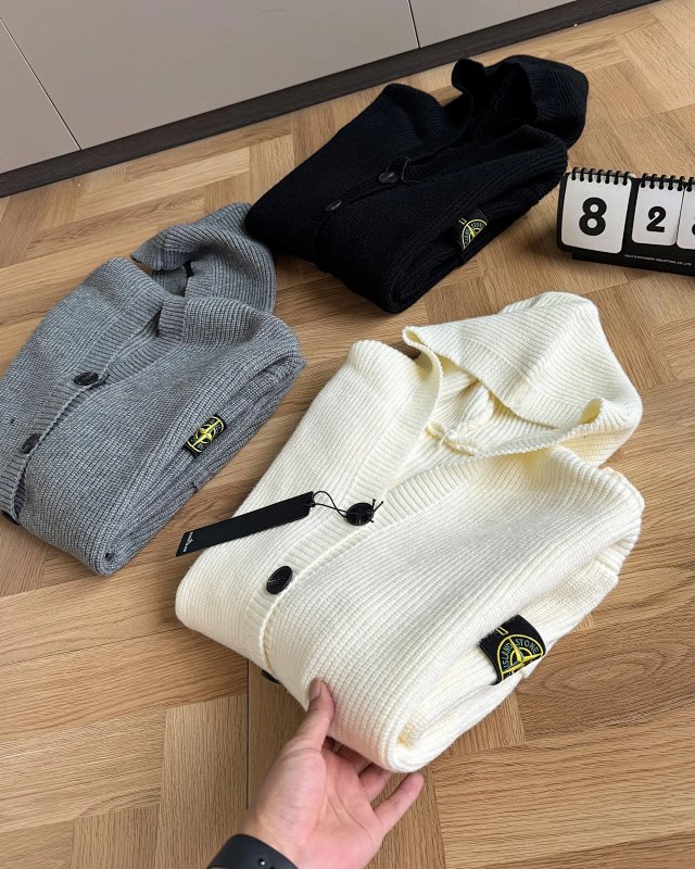 Stone Island Sweater: seller detail photo 7