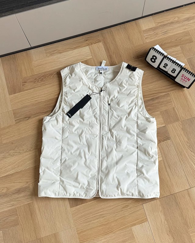 Stone Island outerwear vest: seller detail photo 3