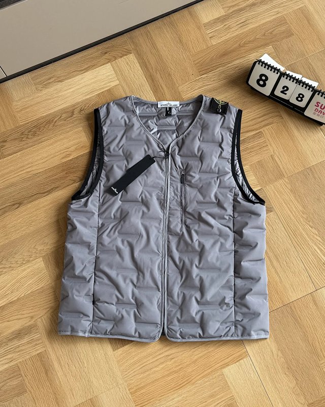 Stone Island outerwear vest: seller detail photo 4
