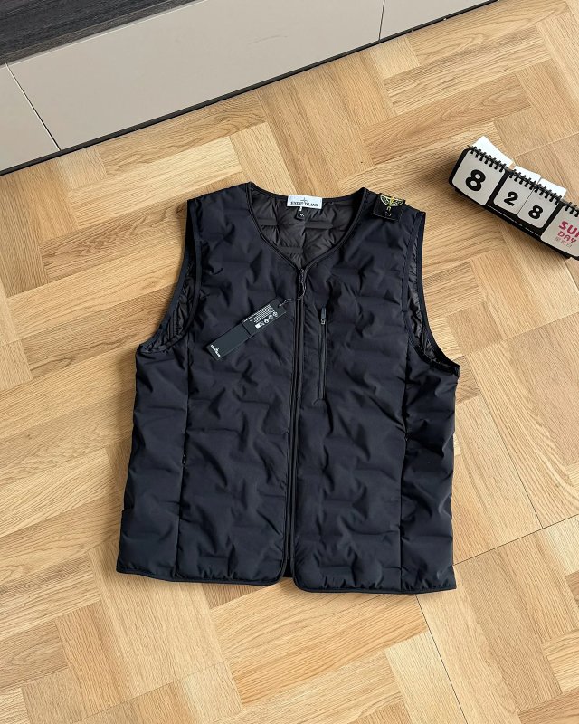 Stone Island outerwear vest: seller detail photo 5