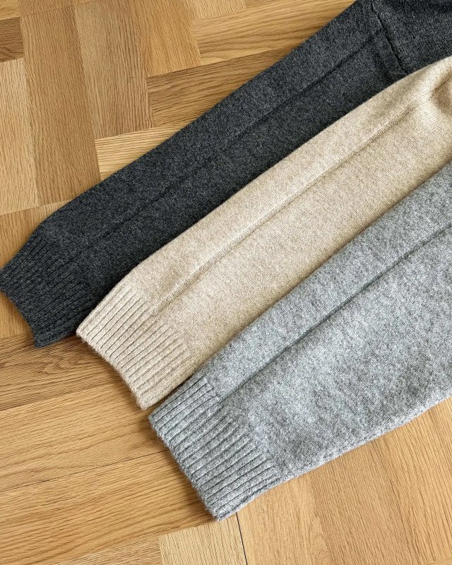 Moncler Sweater: seller detail photo 9