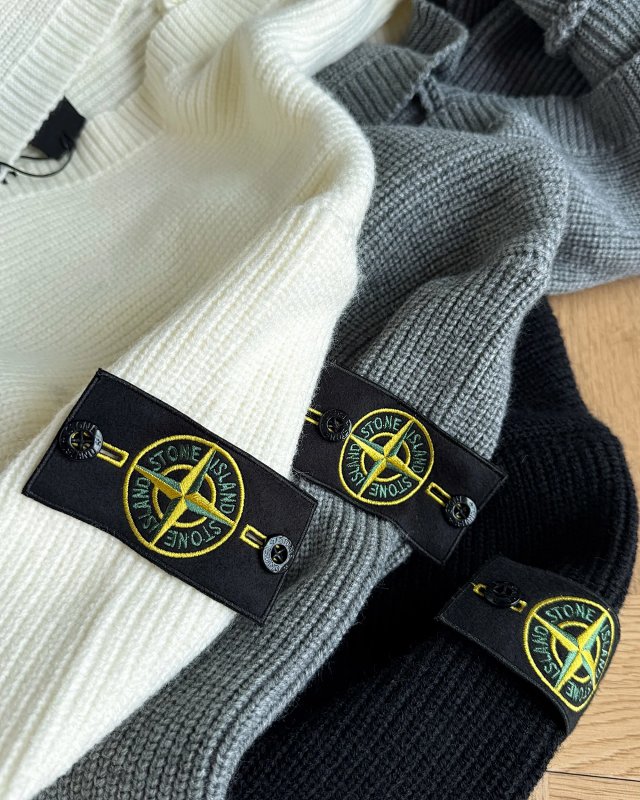 Stone Island Sweater: seller detail photo 3