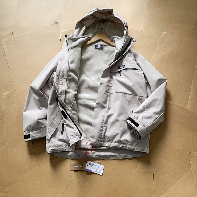 Patagonia winter jacket: seller detail photo 6