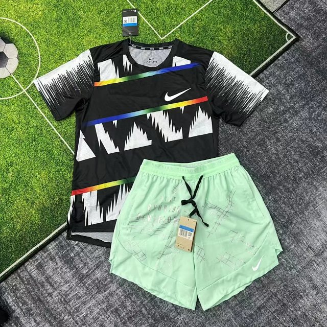 Nike Sports Set: seller detail photo 1