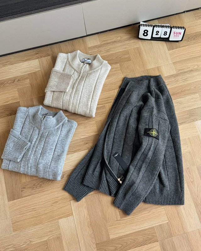 Stone Island Sweater: seller detail photo 4