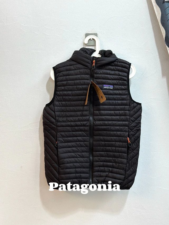 Patagonia outerwear vest: seller detail photo 5