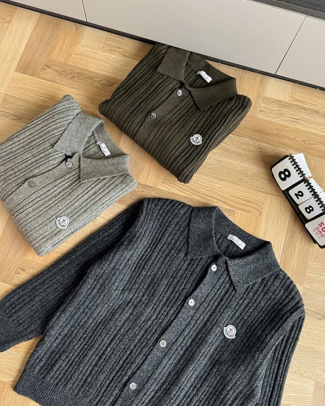 Moncler Sweater: seller detail photo 3