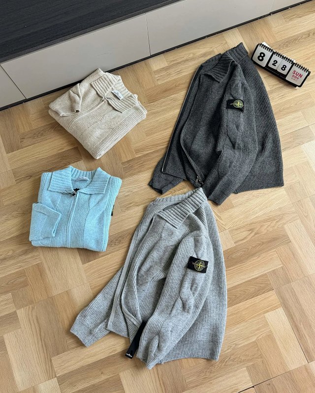 Stone Island Sweater: seller detail photo 5