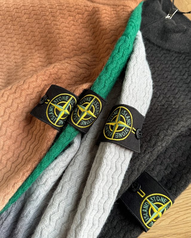 Stone Island sweater: seller detail photo 4