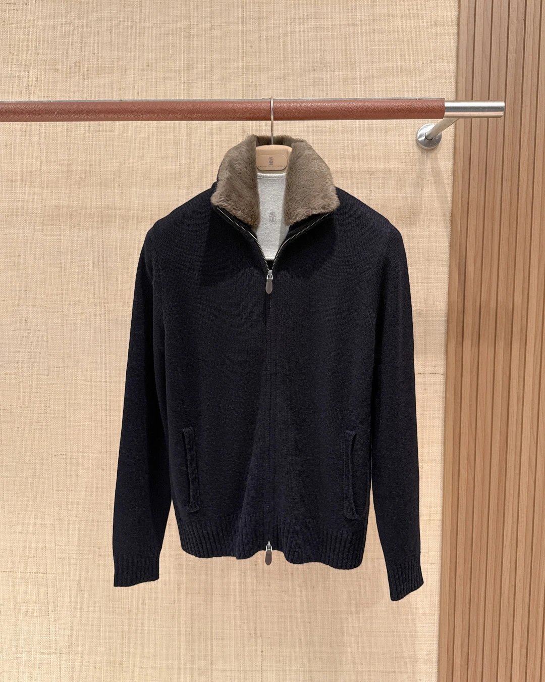 Parksville jacket (NO logo) note: This product is non refundable and non exchangeable unless it is a quality issue!