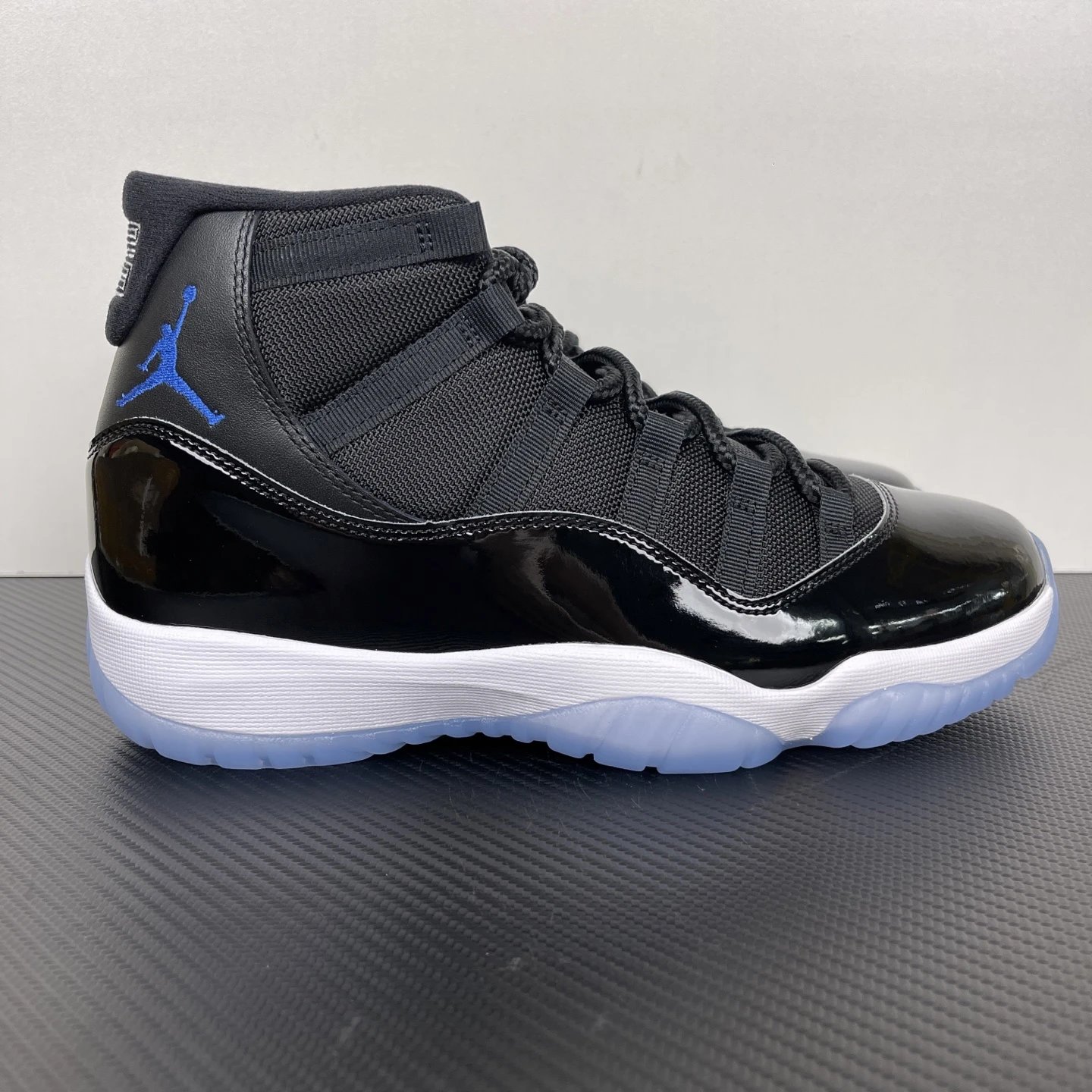 Jordan 11 Retro Space Jam