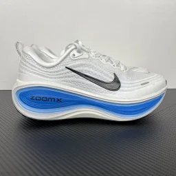 thumbnail for The GT version Air Zoom Vomero Plus is a full-palm ReactX foam midsole and the forefoot and heel are also equipped with Air Zoom air cushioning units