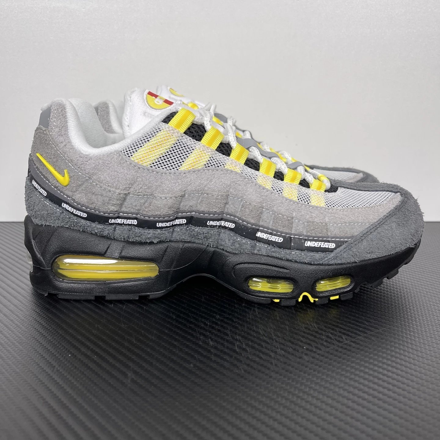 Nike Air Max 95 SP Undefeated Black Volt DC4844-001