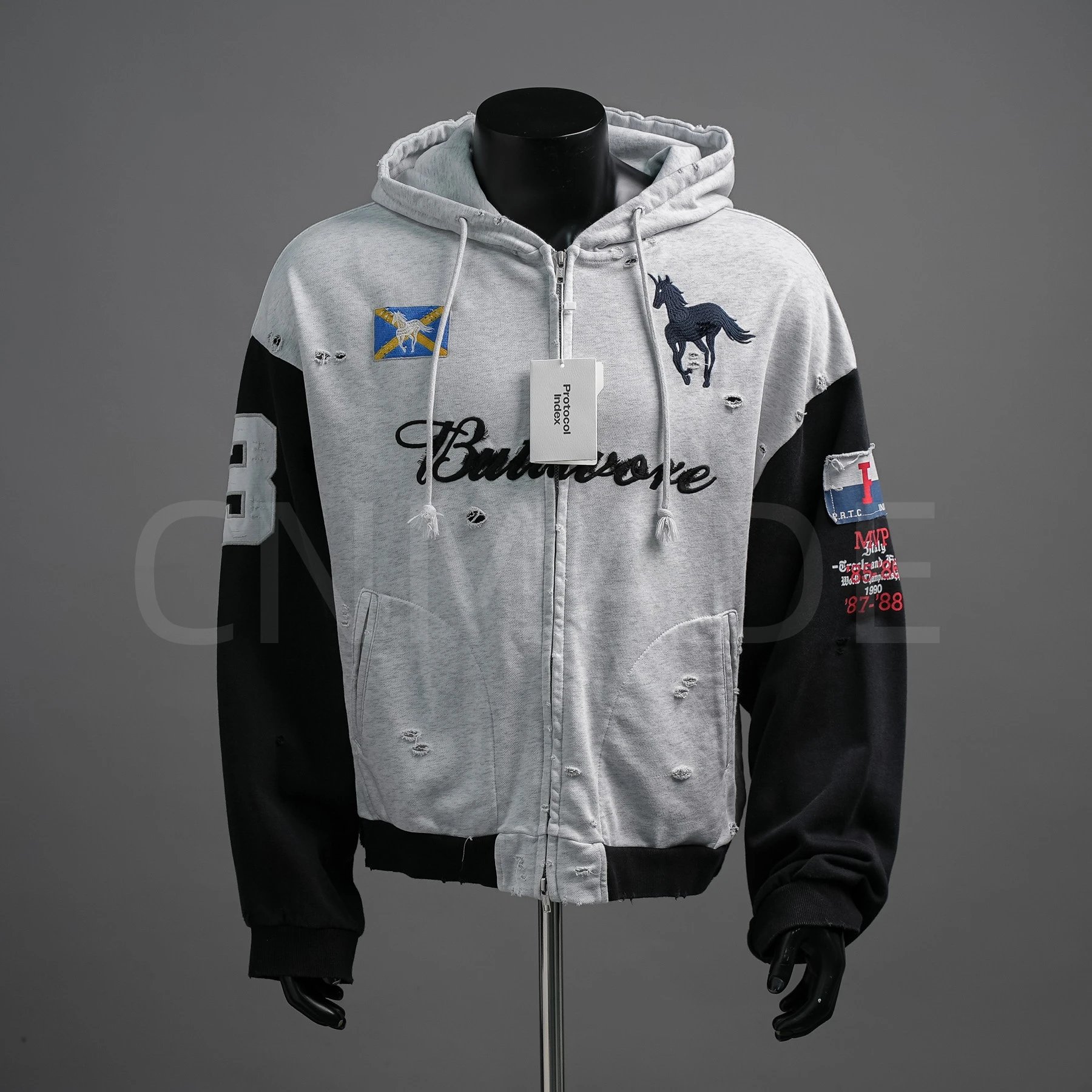 GRA牌秋冬新款做旧水洗破洞拼接战马刺绣拉链连帽卫衣男女