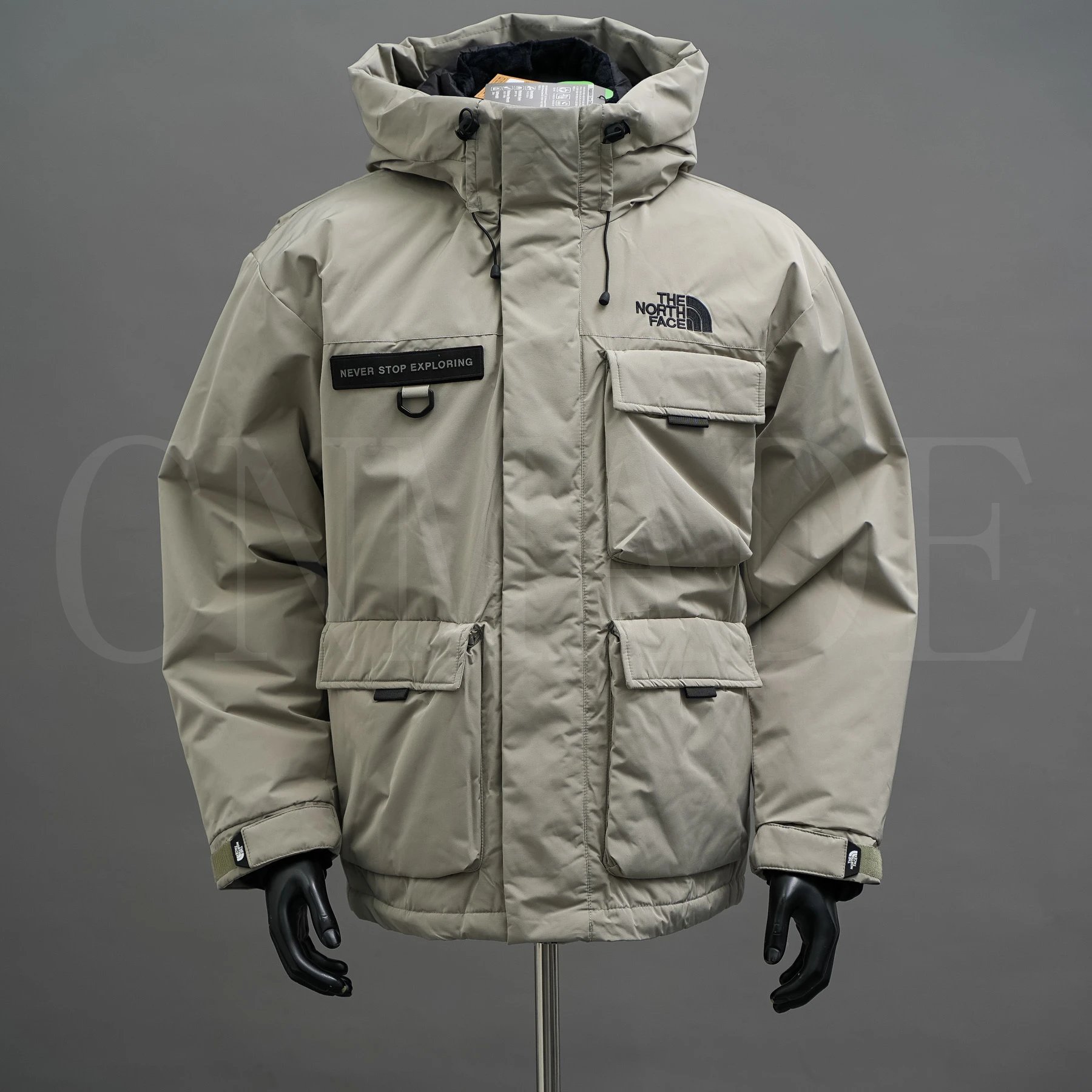 南面多口袋工装连帽羽绒服 4