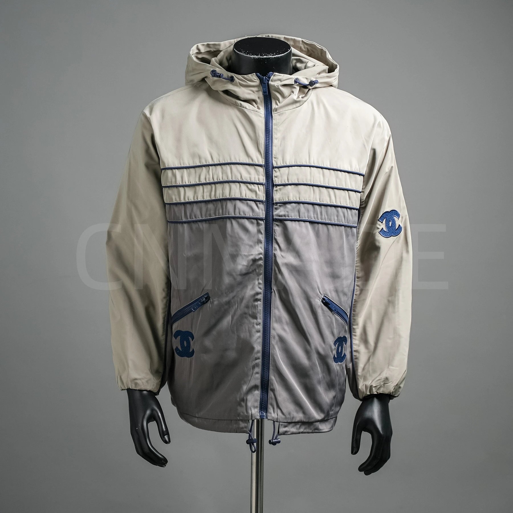 香牌 双C刺绣复古拉链连帽风衣外套