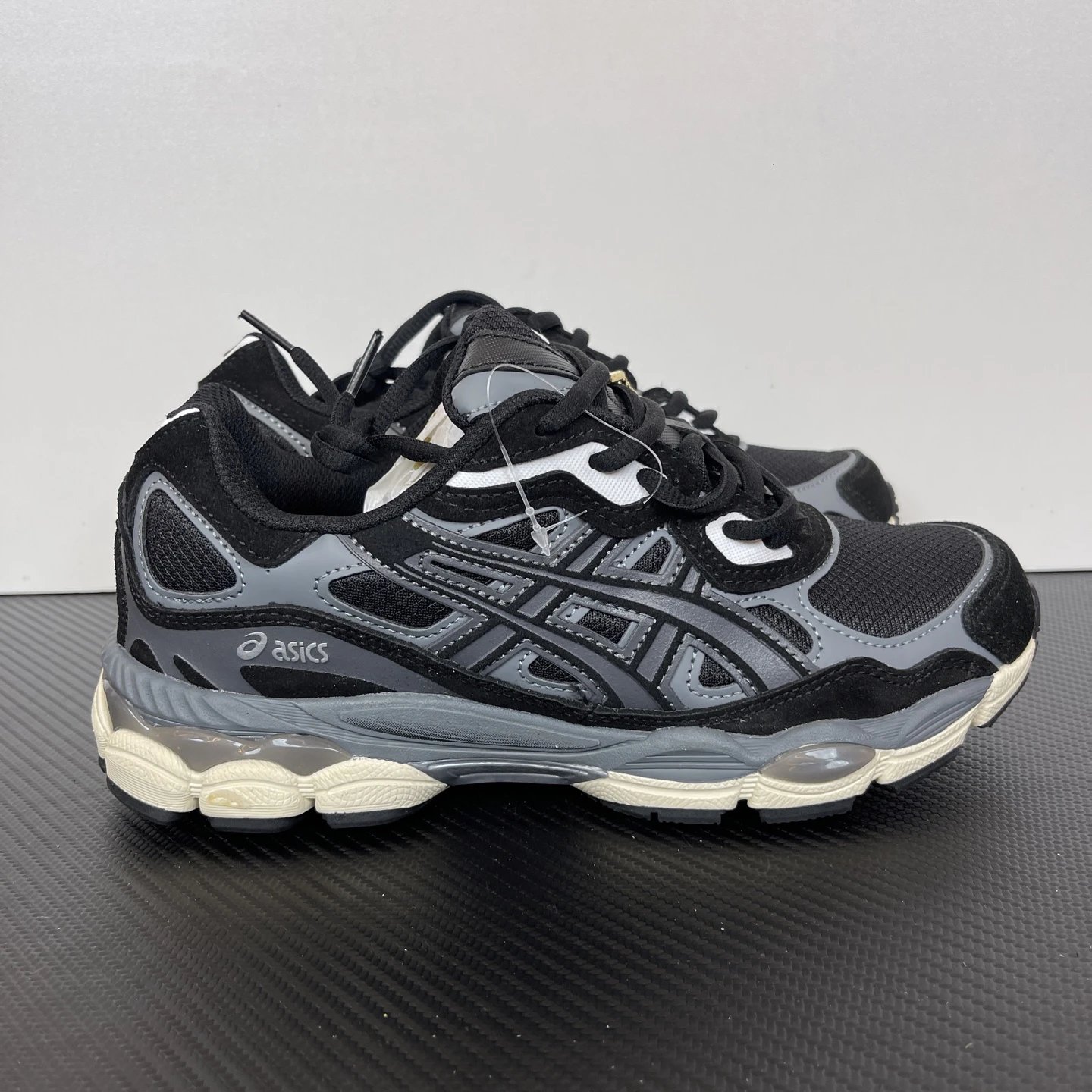 Asics GEL-NYC Low Black Clay Grey 1201A789-001