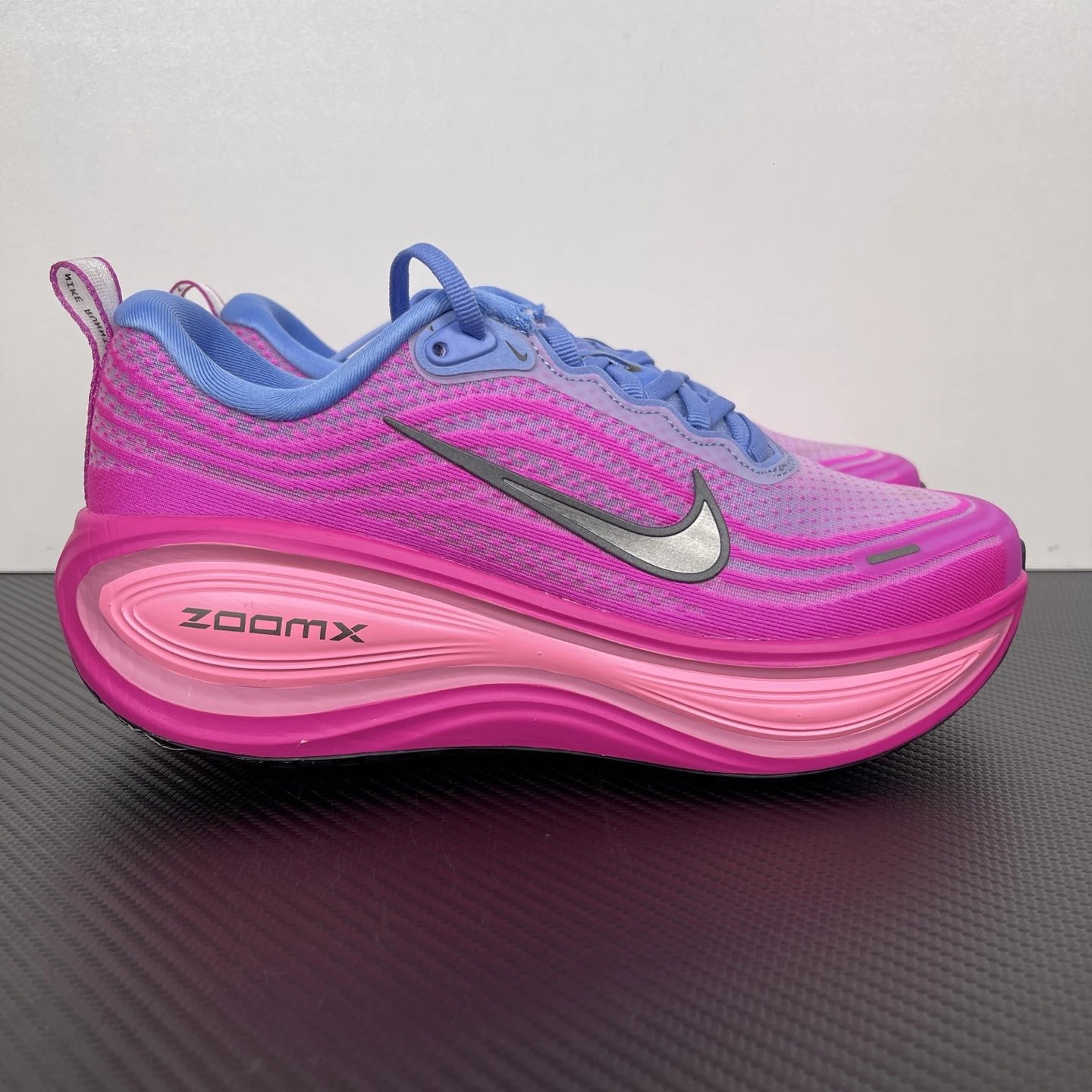 Vomero Plus Pink-purple HV 8154-400 SKU image