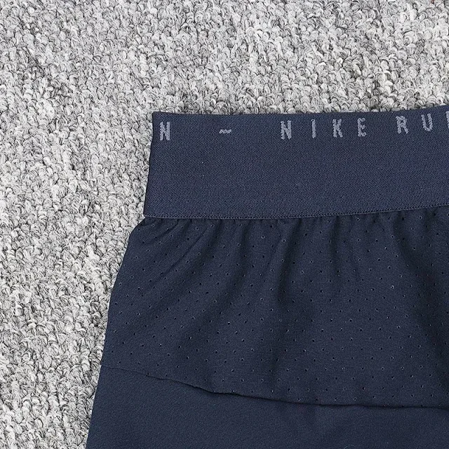 Nike Shorts Double-layer running with zip pockets and reflective graphic print product detail image 5