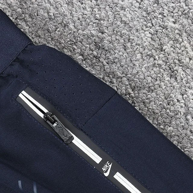 Nike Shorts Double-layer running with zip pockets and reflective graphic print product detail image 4