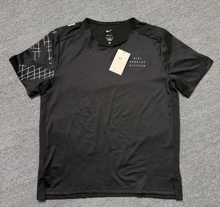 Black Short Sleeve 03