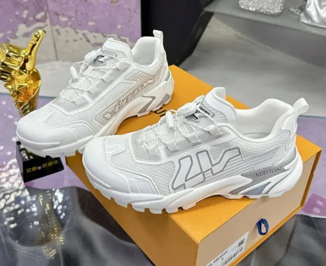 Louis Vuitton Sneakers Mesh Low-Top — 28