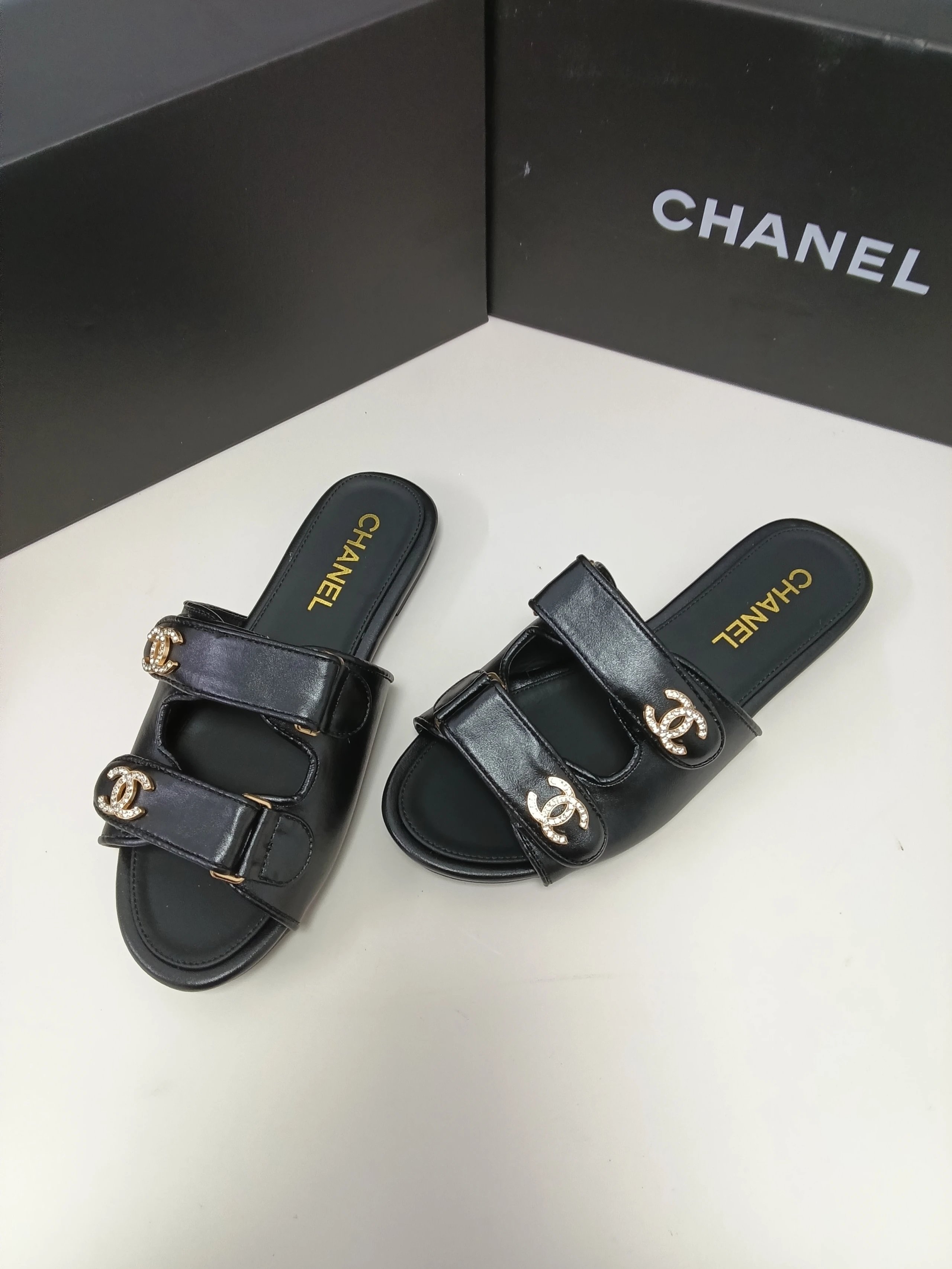 New 04 Black Leather