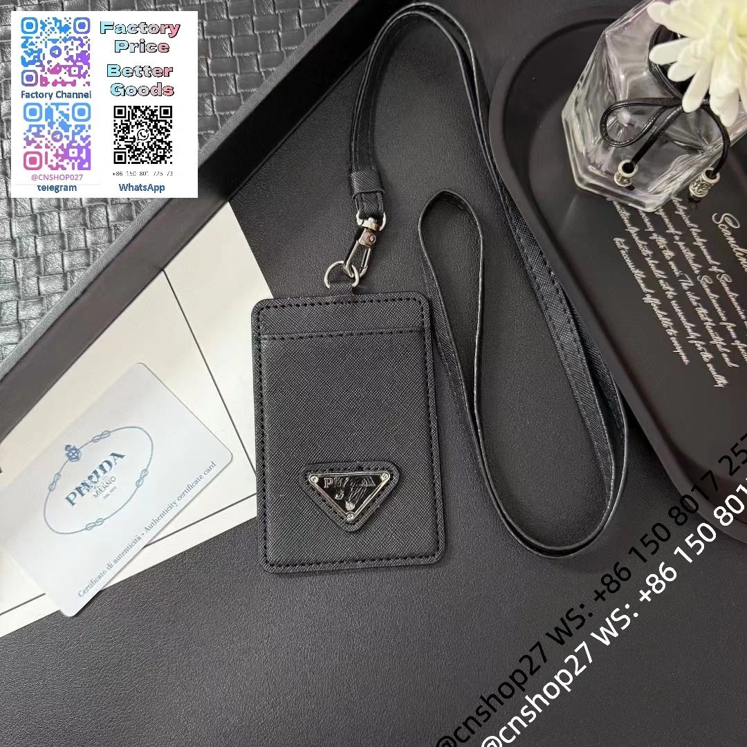 Prada32
