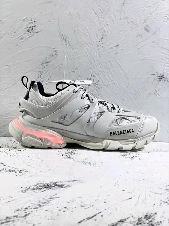 3rd Gen Light-Up Shoes Gray-Pink