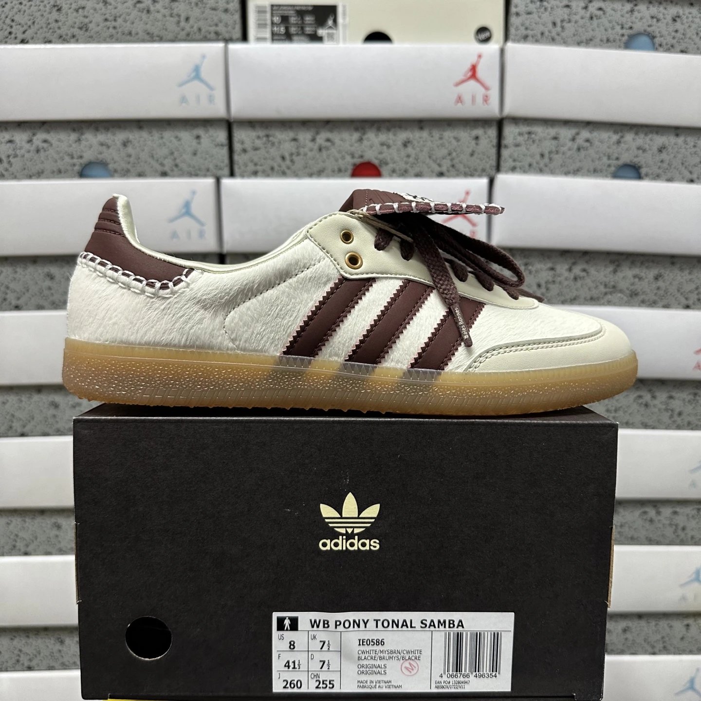 IE0586 White Brown SKU image