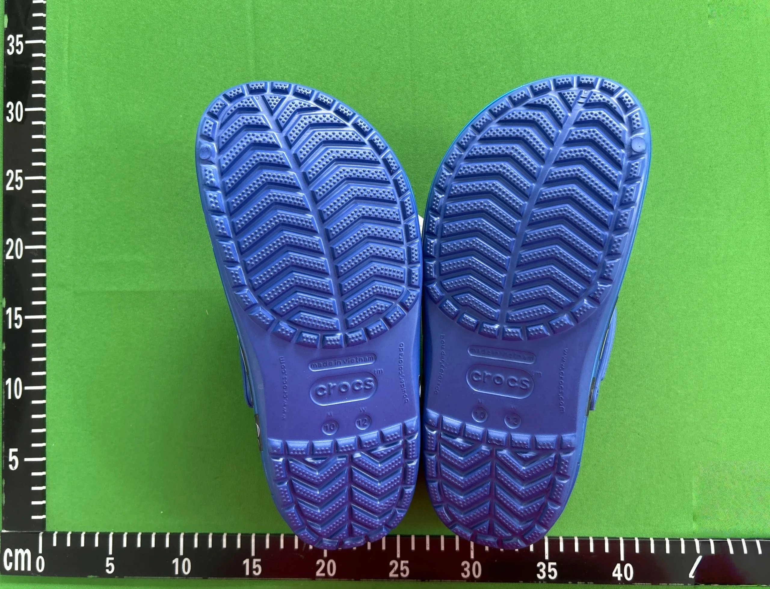 Crocs Classic Clogs - 26/64