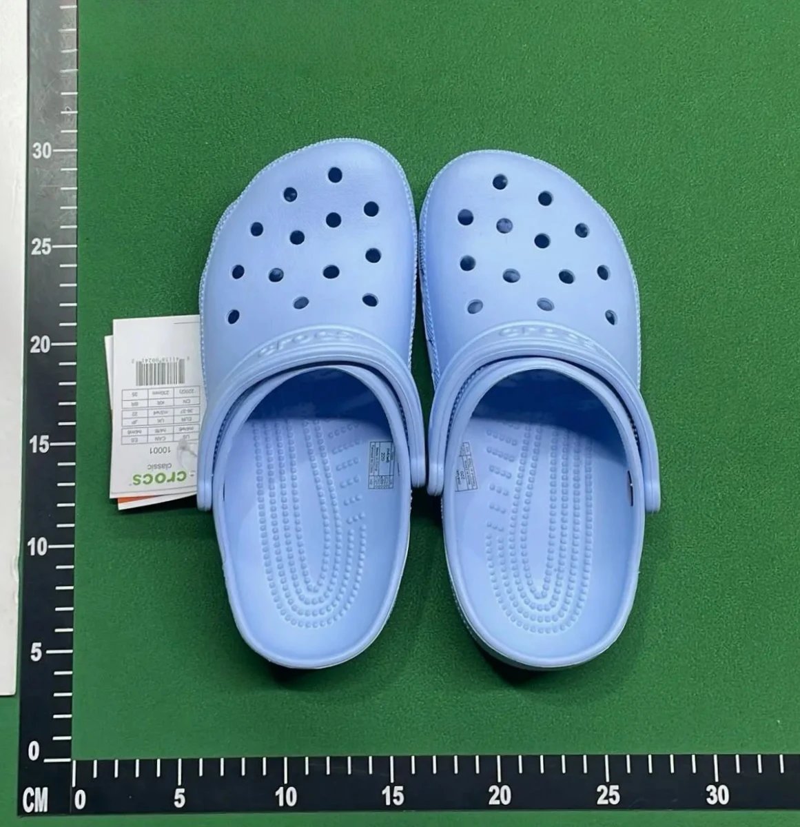 Crocs Classic Clogs - 9/64