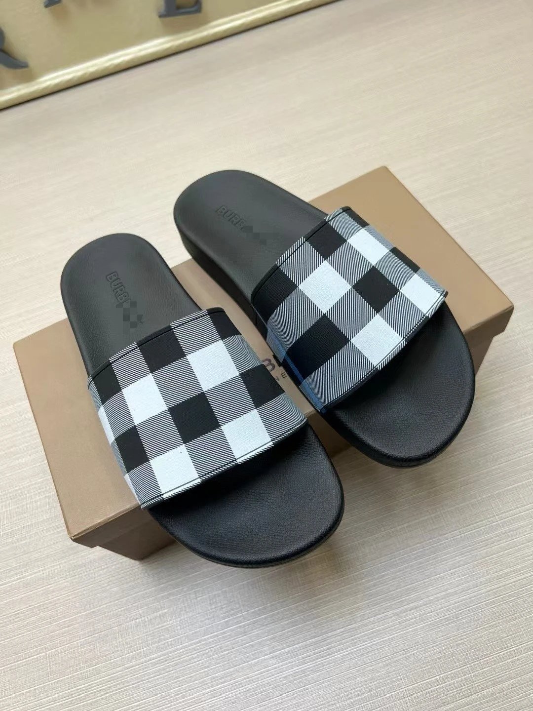 BBR Slippers 02
