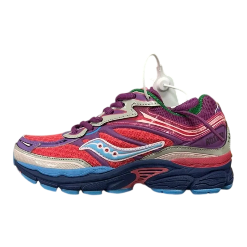 SAUCONY