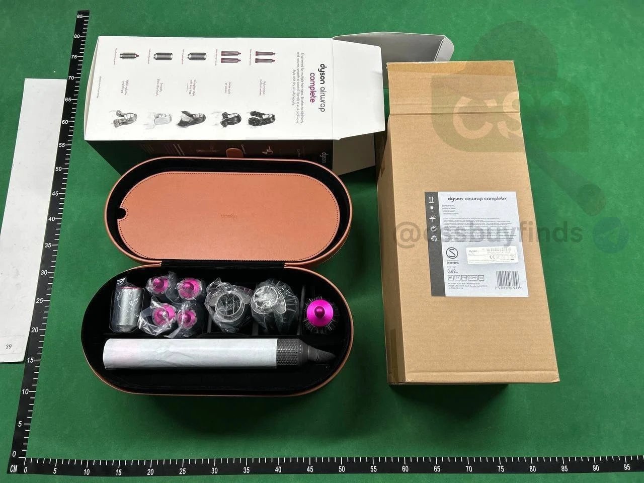 Dyson Hair Dryers & Stylers Supersonic dryer with magnetic styling attachments image 4