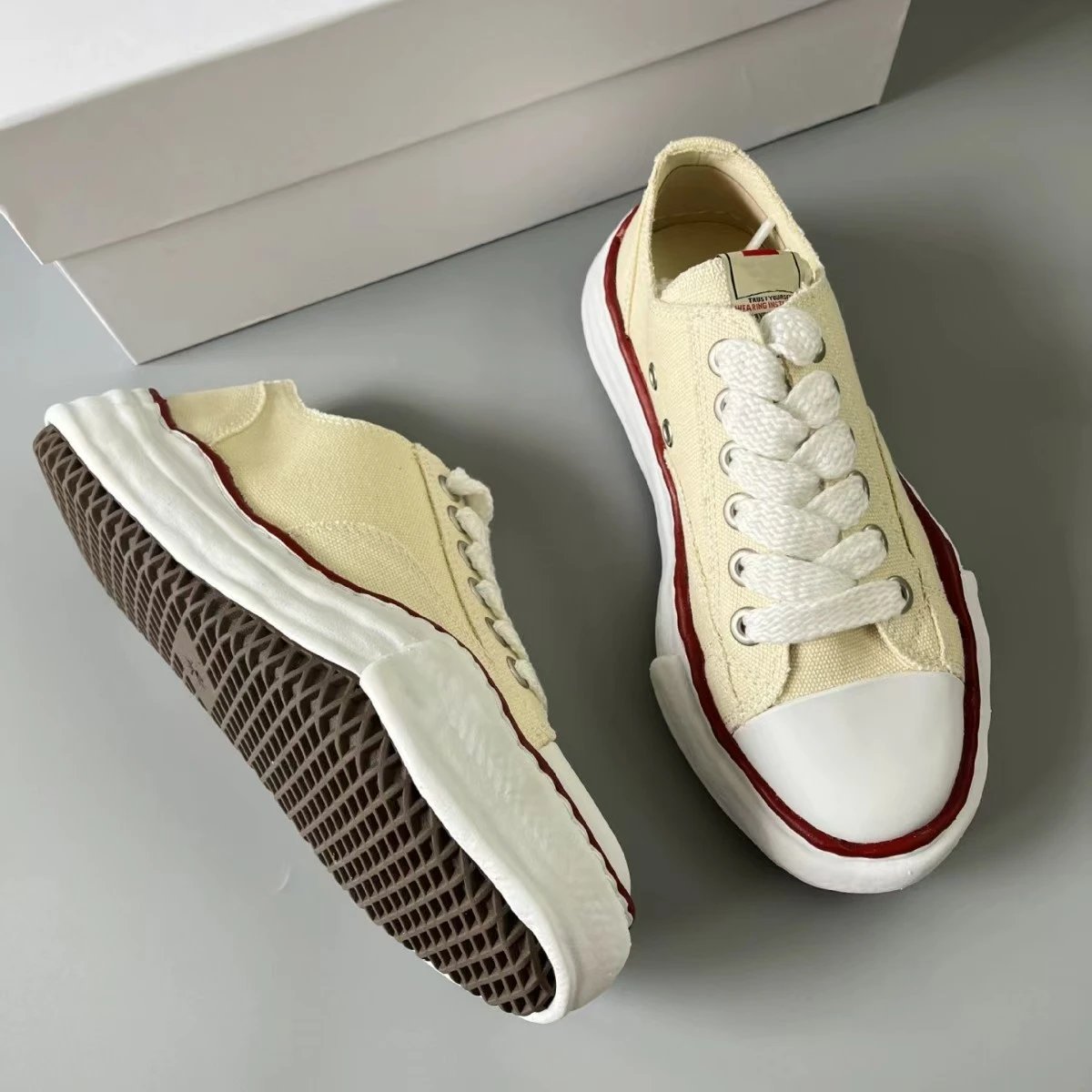 Mimy Blakey Sneakers Low-Top Distressed Canvas image 6