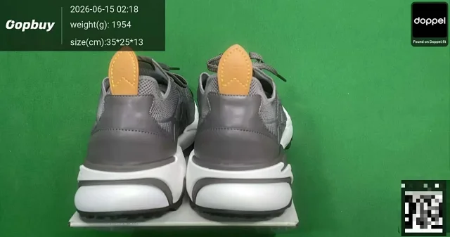 Louis Vuitton Sneakers Mesh Low-Top product detail image 10
