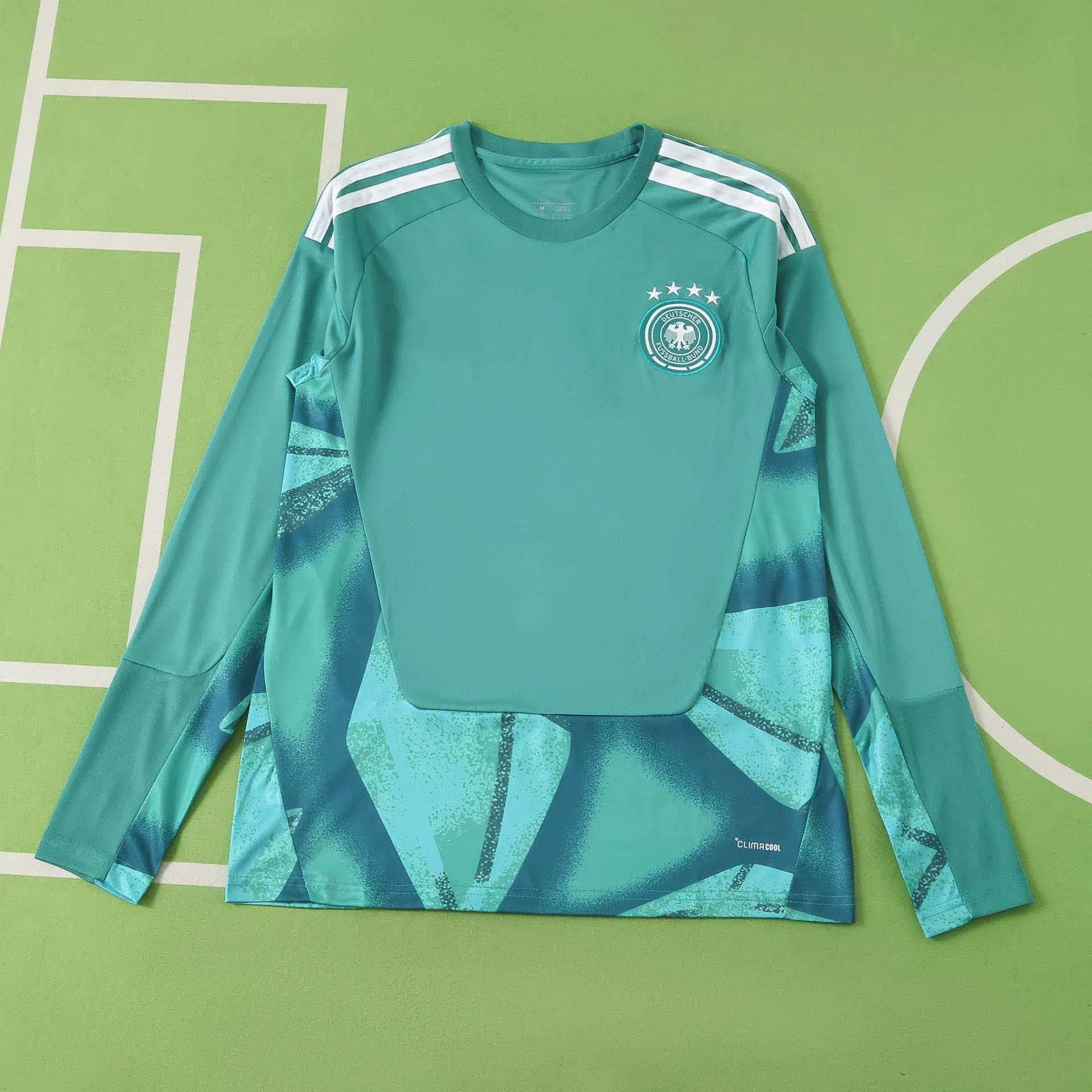 2026 German Green Goalkeeper Long Sleeve Thai Edition (please note customization information when placing the order, message sending is not included)