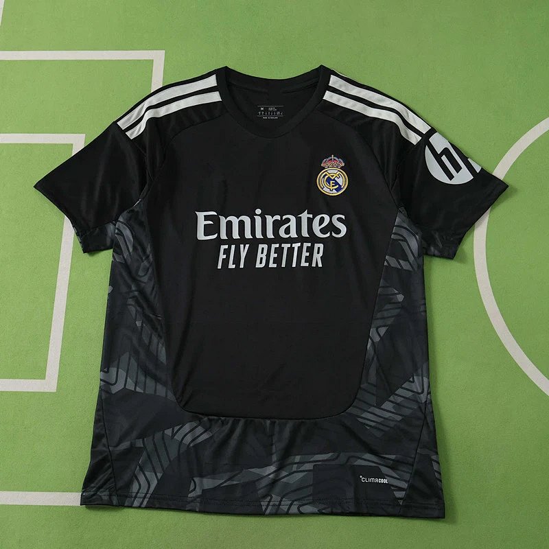 2627 season Real Madrid CF goalkeeper Fan version