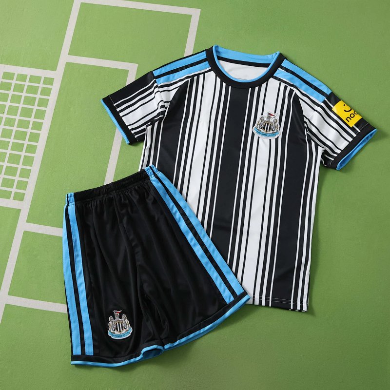 2627 season Newcastle United F.C. home Kids kit