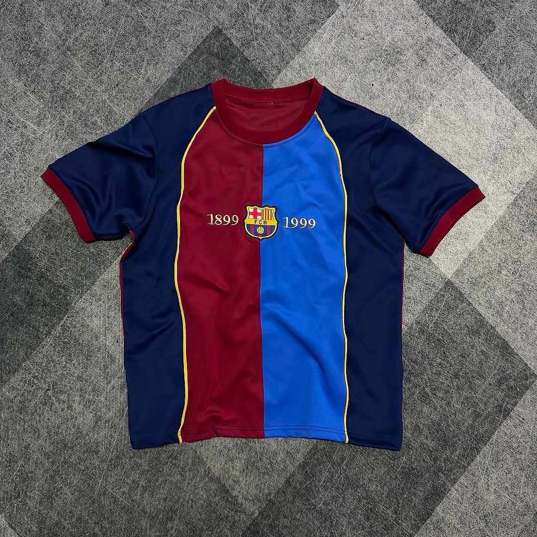 2627 Barcelona Red and Blue Retro Casual T-Shirt