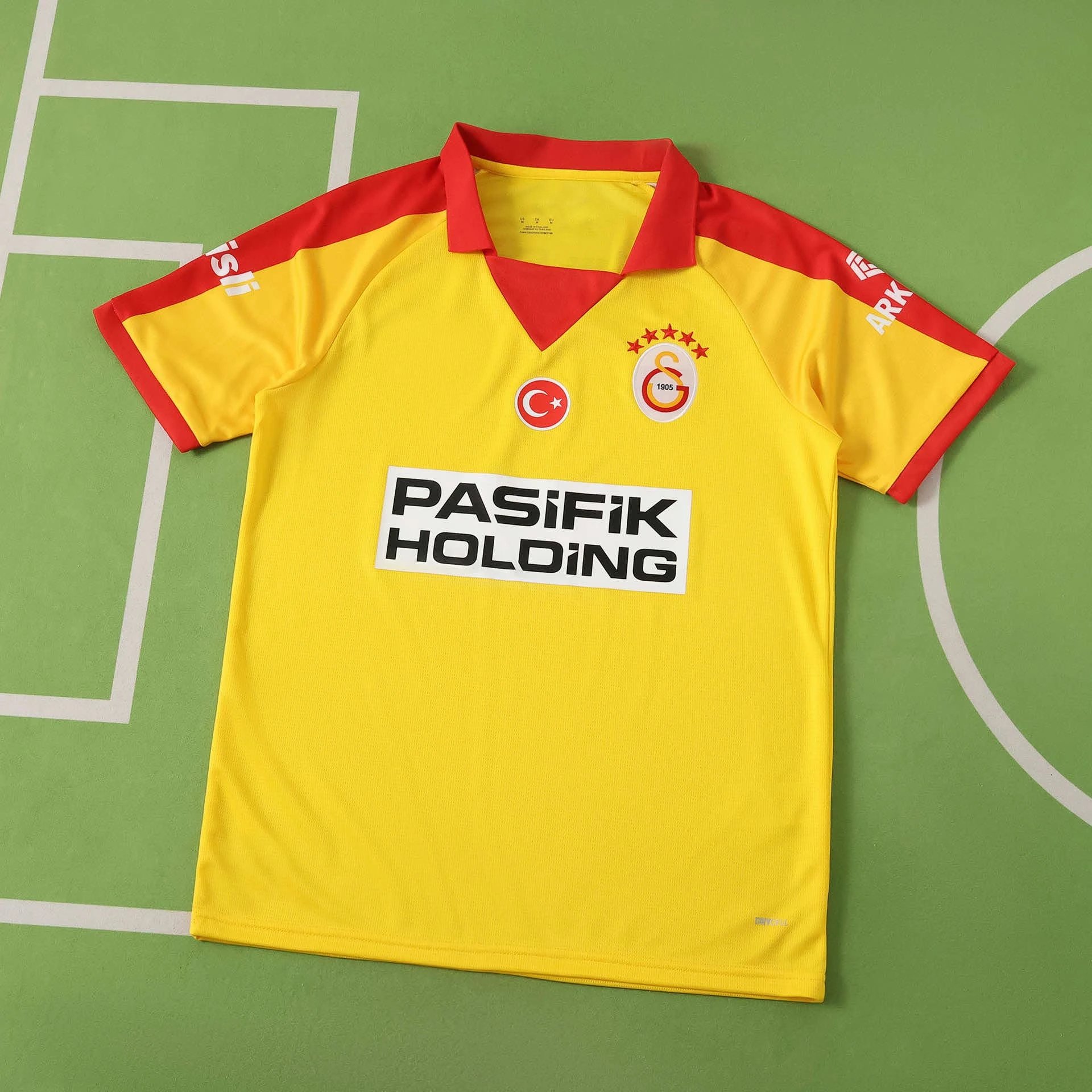 2627 Galatasaray Yellow Special Edition Thai Edition (please note customization information when placing the order, messages are not included)