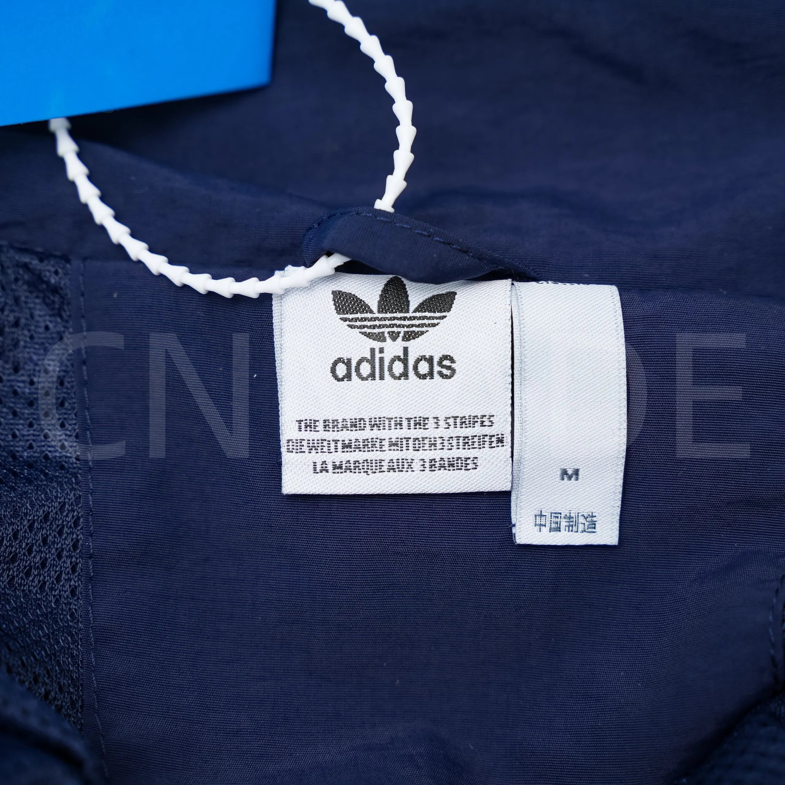 Adidas Originals Windbreaker Navy Blue with Light Blue Stripes Jacket Outerwear - 39