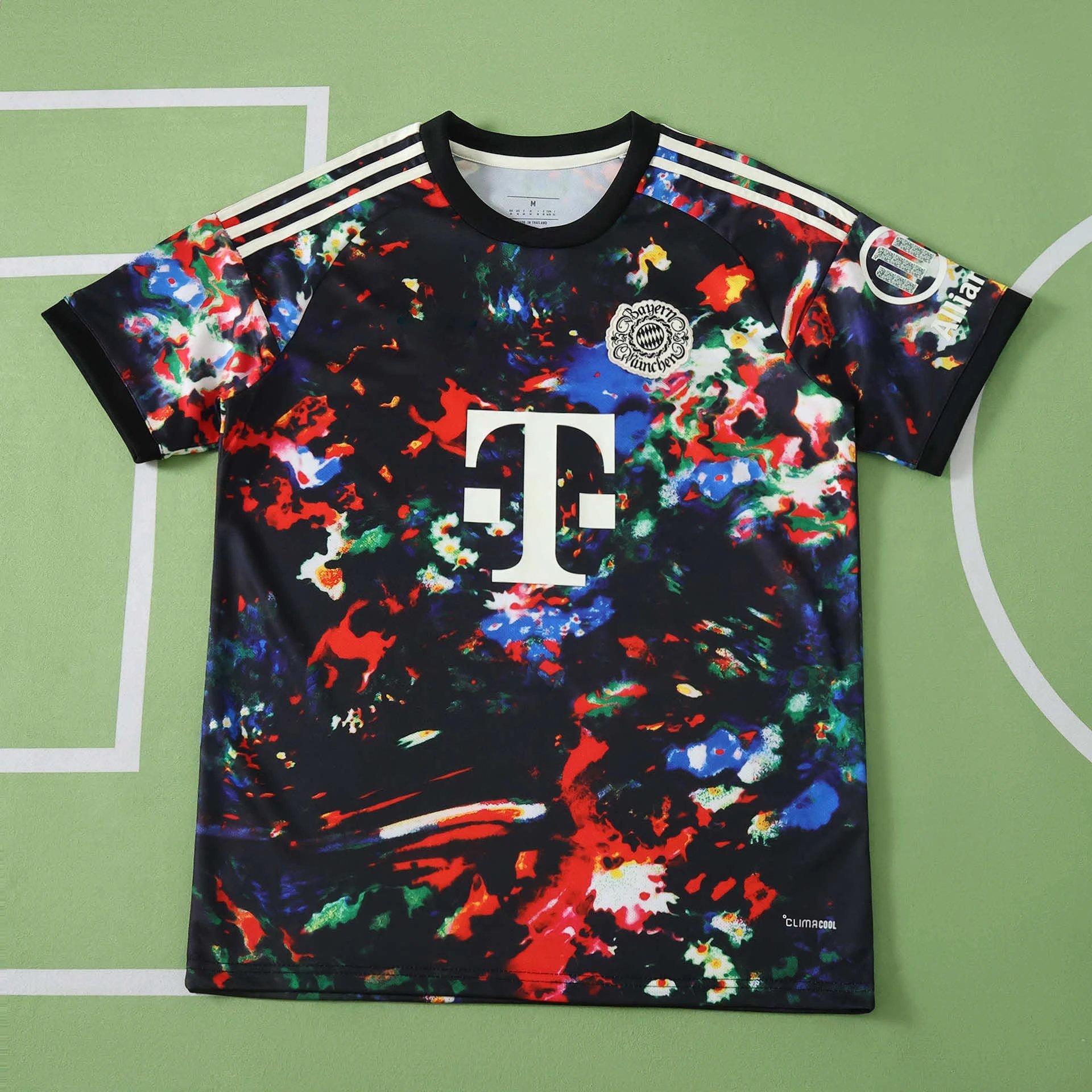 2627 Bayern Red Blue Black Graffiti Oktoberfest Special Edition Thai Version