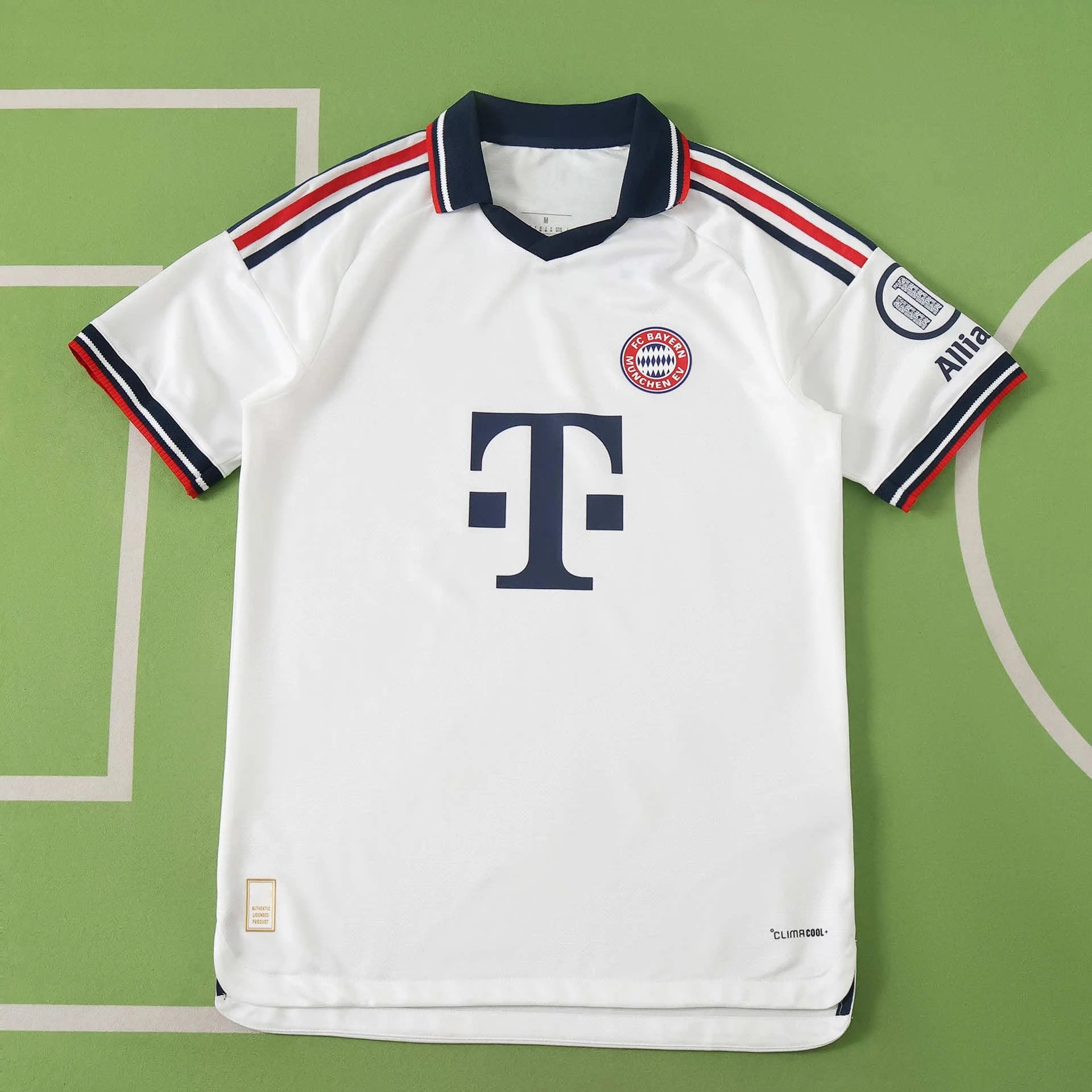 2627 Bayern away white player version